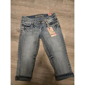 WallFlower Womens Size 9 Denim Capri Jeans Medium Wash Embroidered Pockets NWT